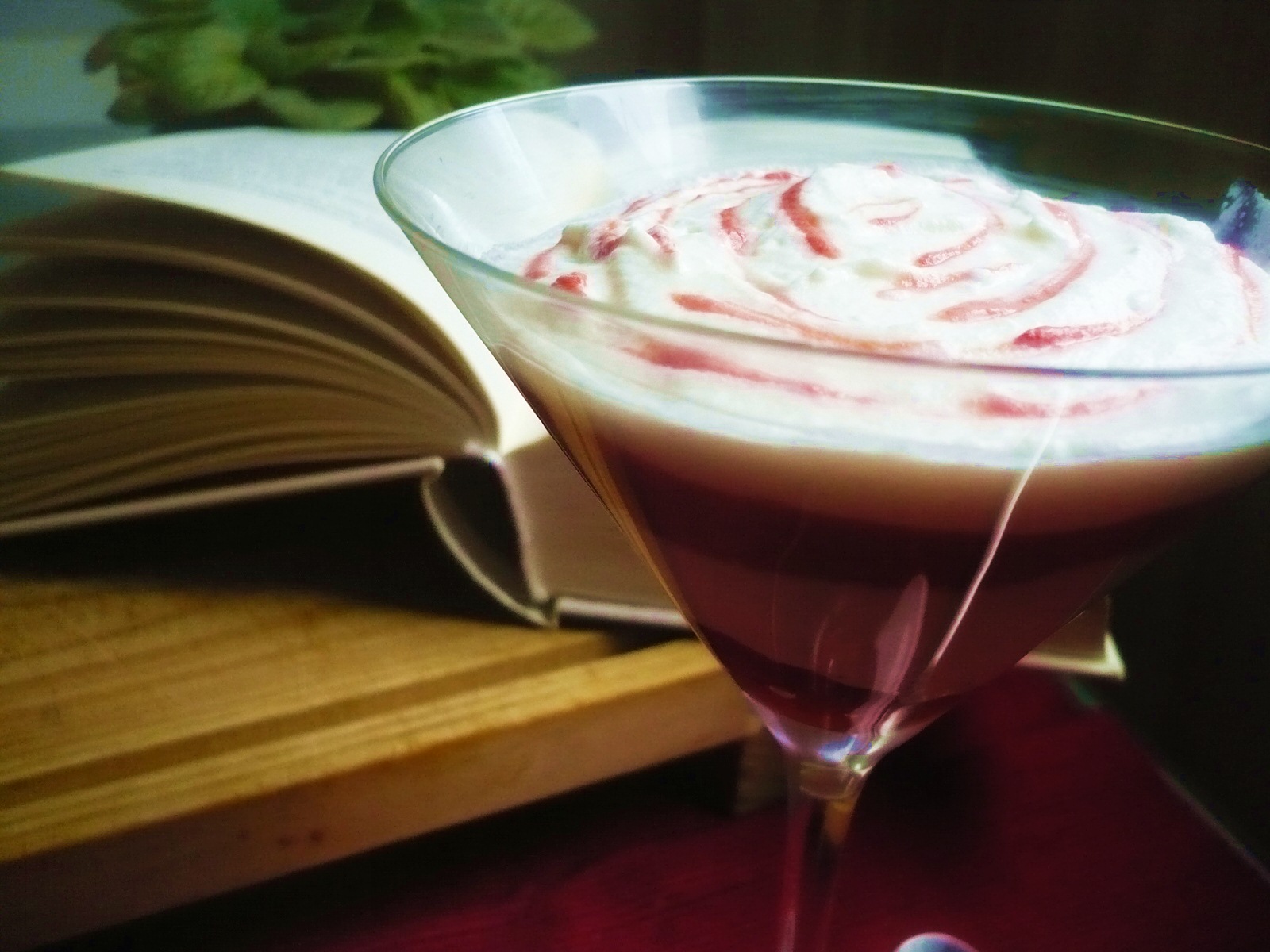 Mousse de chocolate blanco y agua de rosas