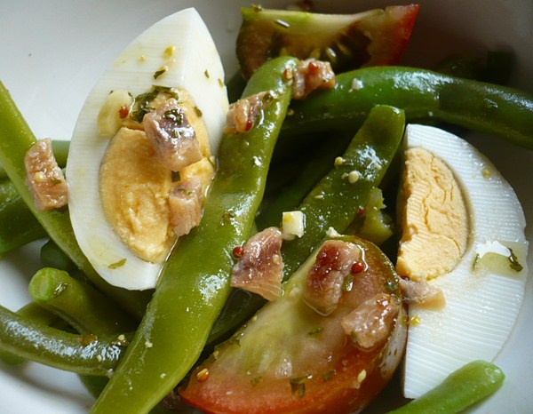 Ensalada de judías verdes con vinagreta de anchoas
