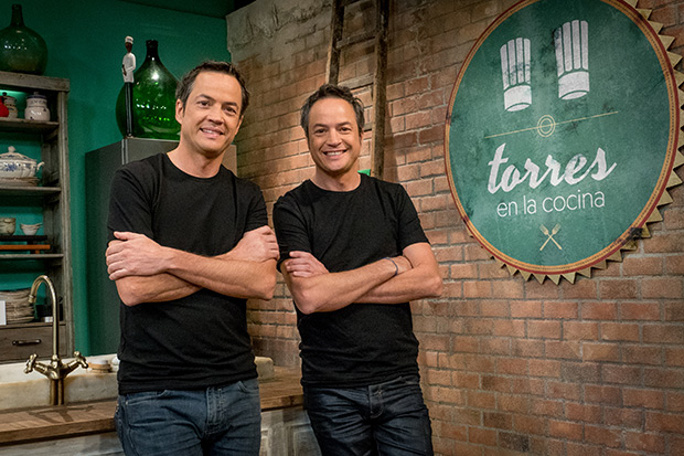 En la cocina de los hermanos Torres. Nos colamos en la grabación de su programa
