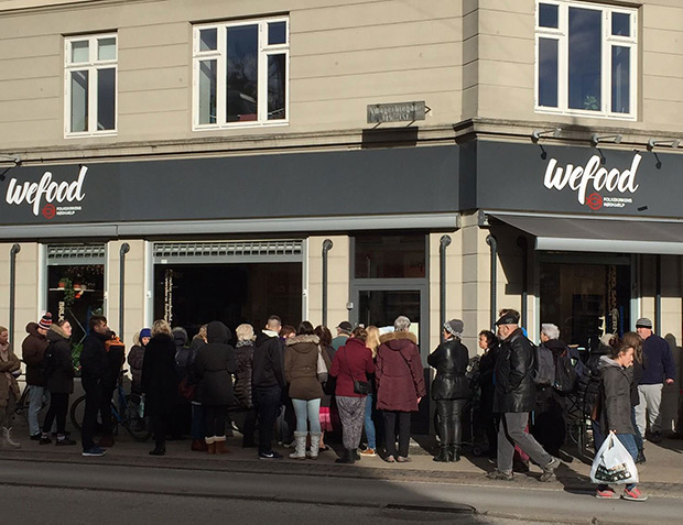 El supermercado que triunfa vendiendo comida caducada