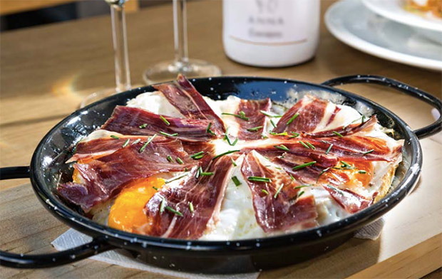 Planes para un verano en la ciudad: brunchs con burbuja en Madrid y Barcelona