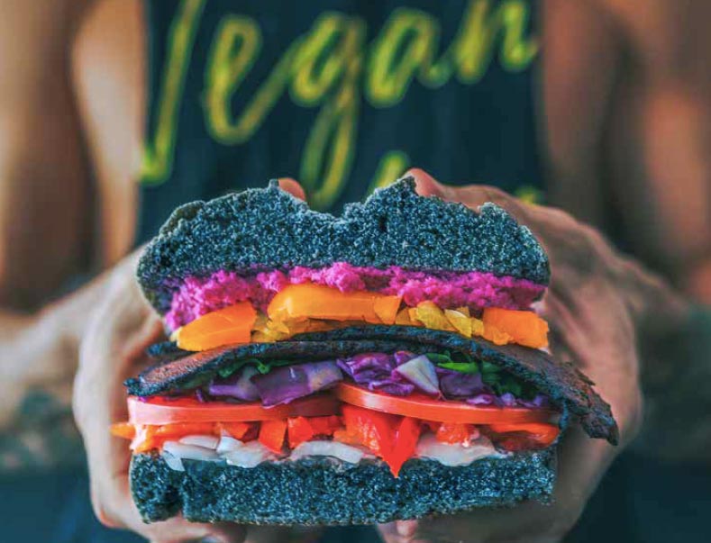 Más vegetarianos, pero cada vez cocinamos menos: cuando lo vegetal es un negocio pero no una solución
