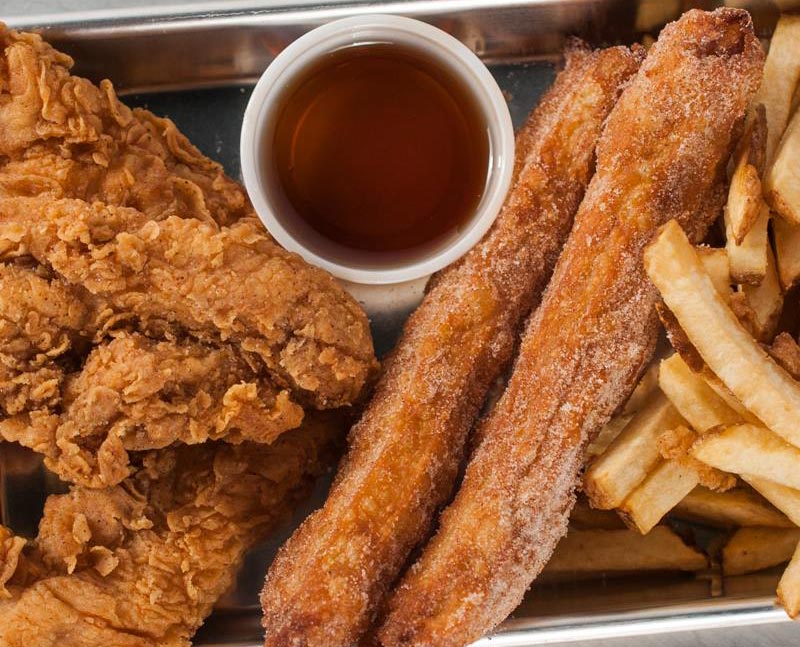 Pollo frito con churros, la loca combinación que en Estados Unidos funciona