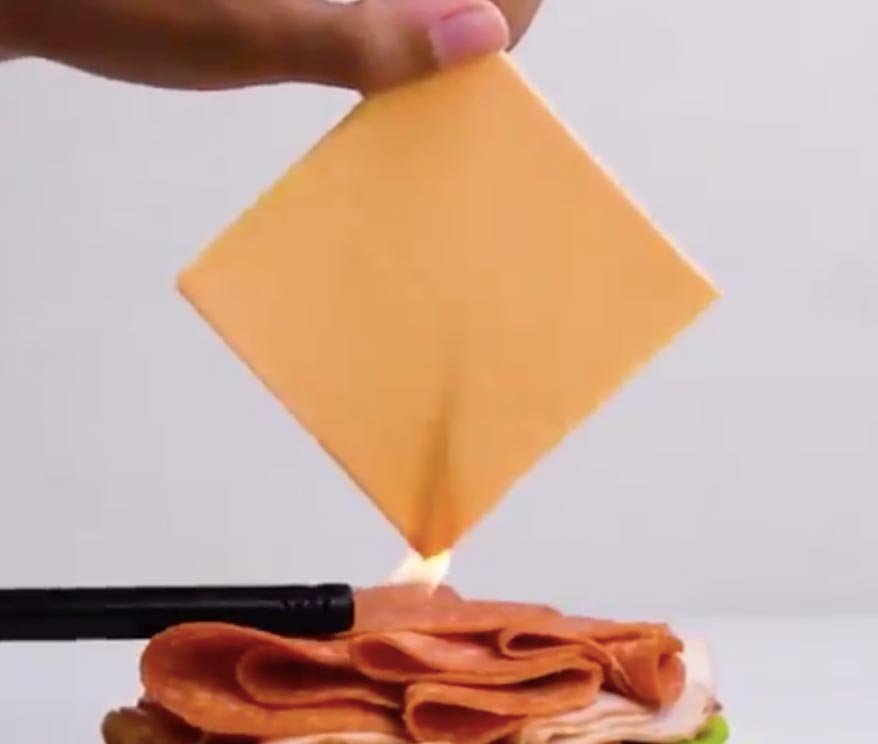 Carne con pegamento, arroz de plástico… Desmontando el nuevo vídeo viral sobre bulos alimentarios
