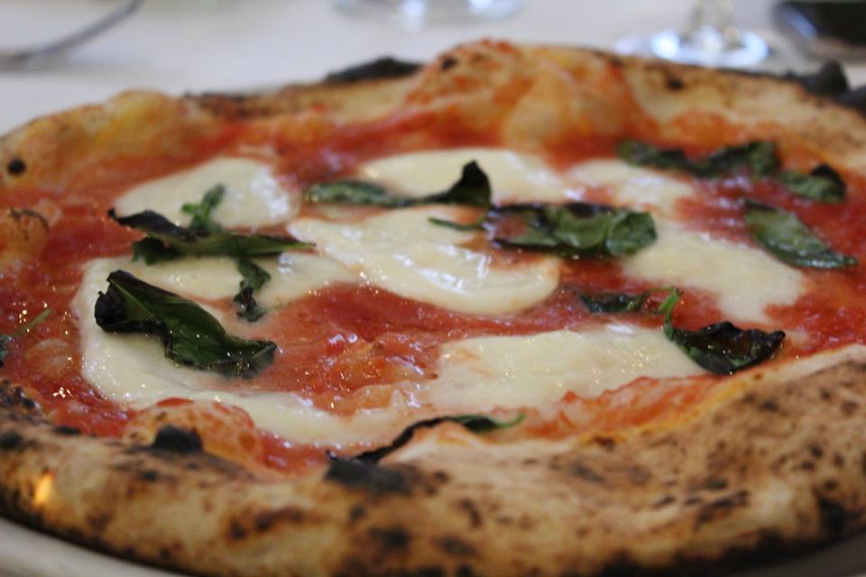 Una «pizza cojonuda» en homenaje a la del famoso tuit de Pedro Sánchez