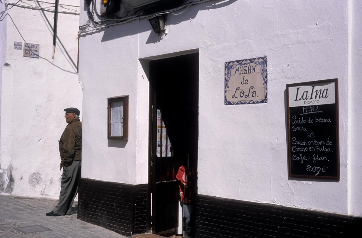 Bares para la ‘España vaciada’: Francia se propone reabrir 1.000 cafés en pueblos para luchar contra la despoblación