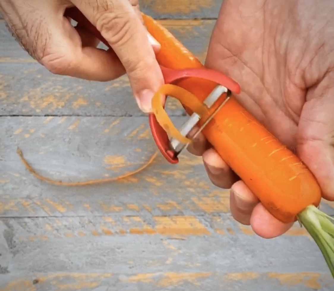 ¿Sabías que los pelapatatas son de doble dirección? Nosotros tampoco