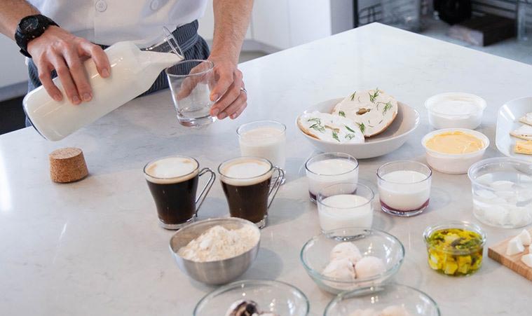 La empresa que produce lácteos y leche, pero sin animales