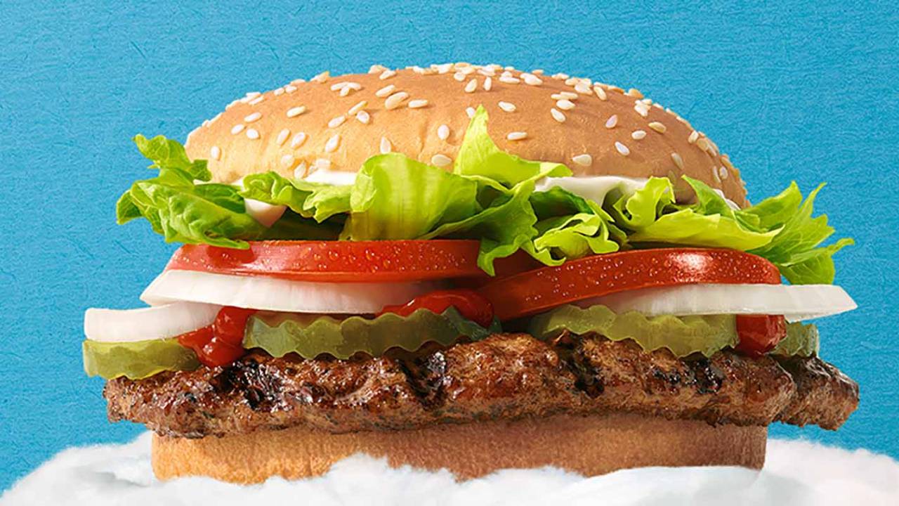 Las vacas de Burger King ahora se tiran menos pedos: llega el ‘Whopper’ con bajas emisiones de metano