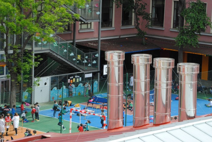 Contaminación, ruidos y olores junto a colegios y casas: la cara B de las «cocinas fantasma»