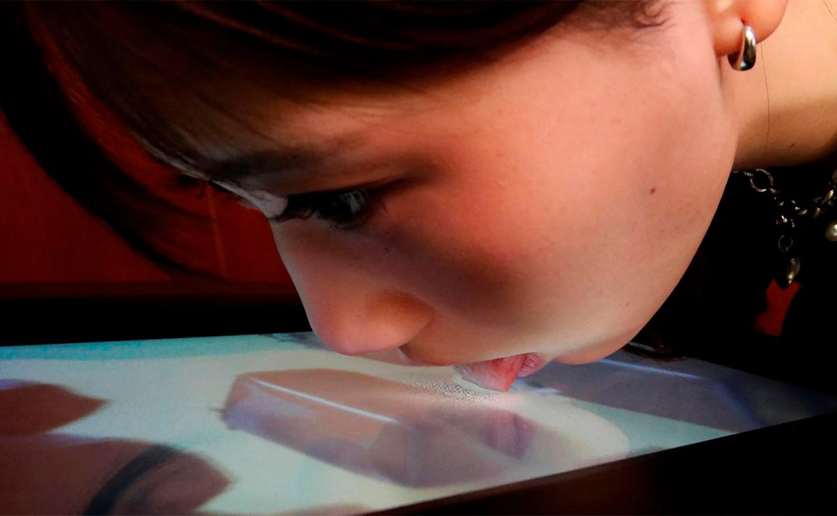 El televisor capaz de reproducir sabores en una pantalla que se puede chupar