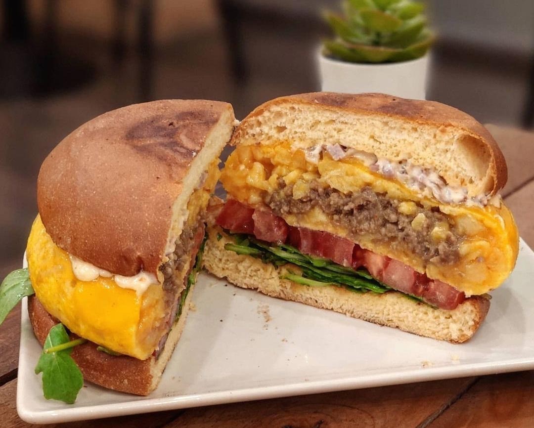 ‘Tortiguesa’, así es la original combinación de tortilla y hamburguesa