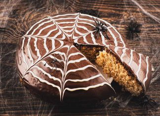 Receta de Halloween: bizcocho telaraña de castañas y chocolate